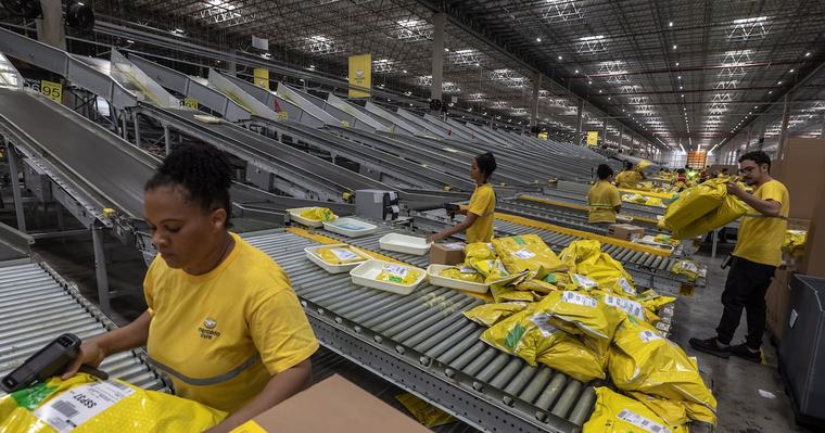 MercadoLibre triplicará su capacidad logística en Chile para 2027 y promete 2.500 empleos nuevos
