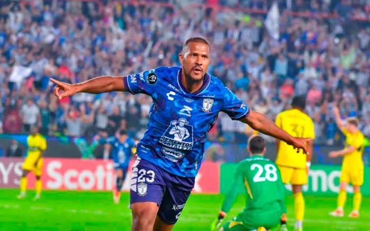 Salomón Rondón se afirmó como goleador con triunfo de Pachuca