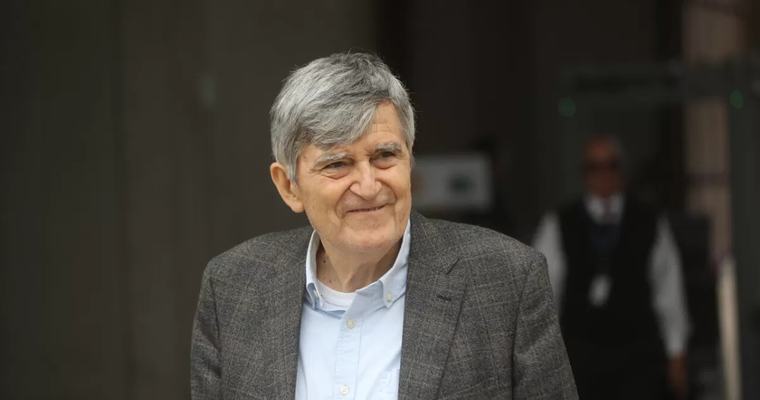 Chile decreta dos días de duelo nacional por el fallecimiento del líder socialista Camilo Escalona