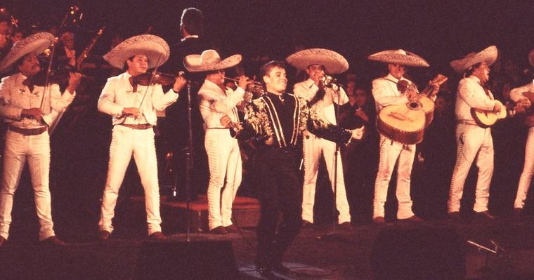 Juan Gabriel vuelve al cine tras 10 años de su muerte con material inédito de su histórico concierto en Bellas Artes